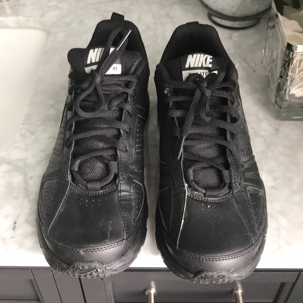 All black nike sneakers